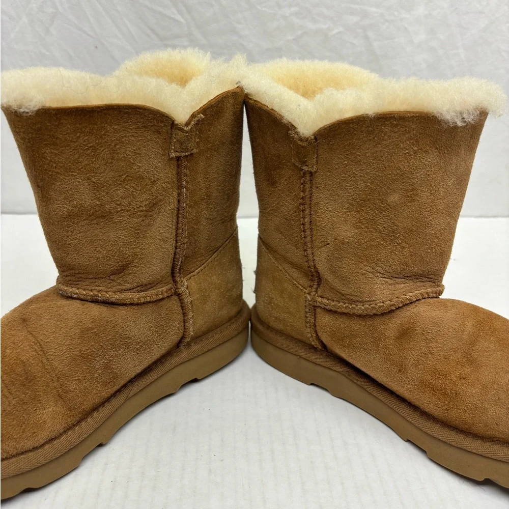 Ugg Bailey Button,Chestnut Suede Shearling Lined Boot, 13 for little girl box 23